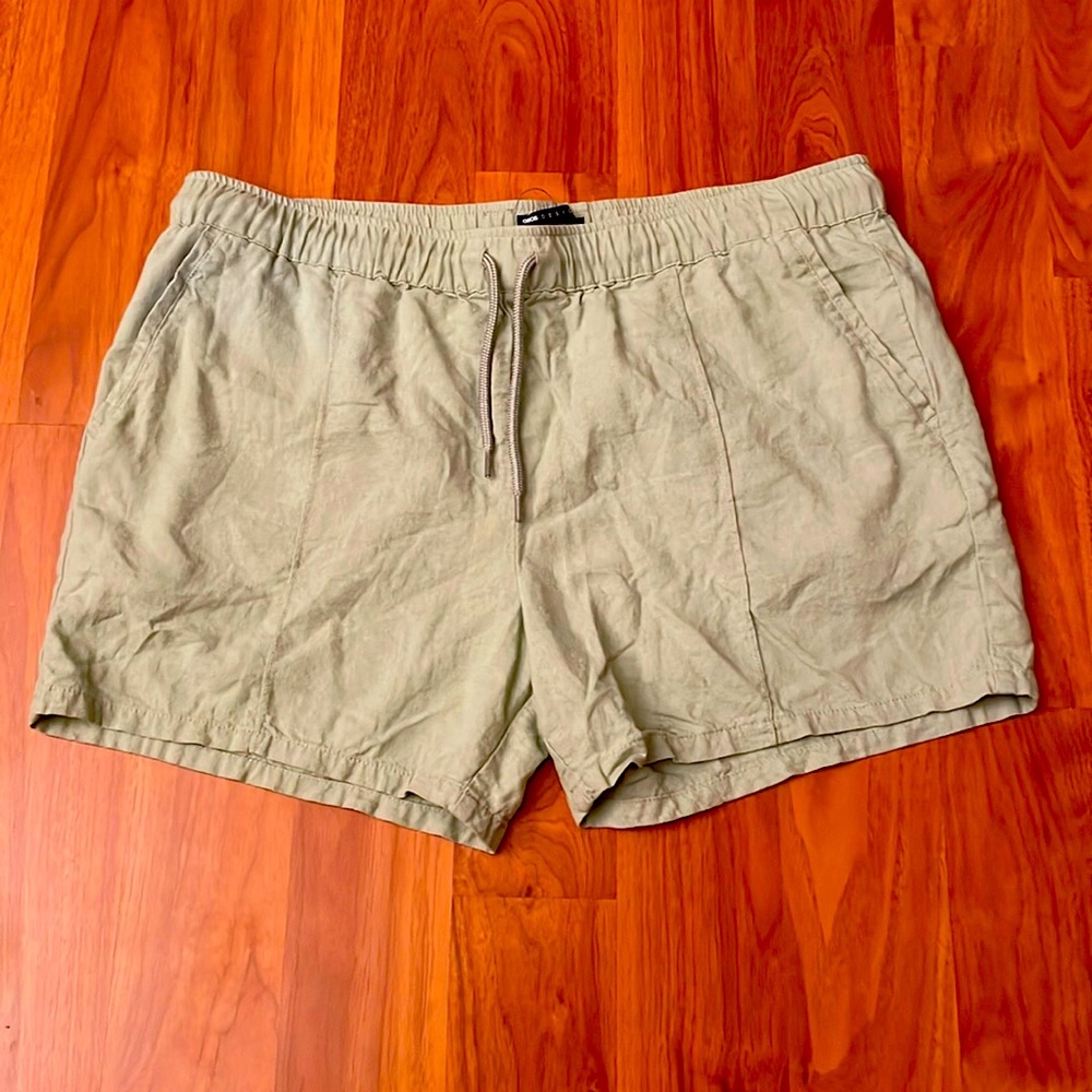ASOS Design Women’s Linen Shorts 2XL